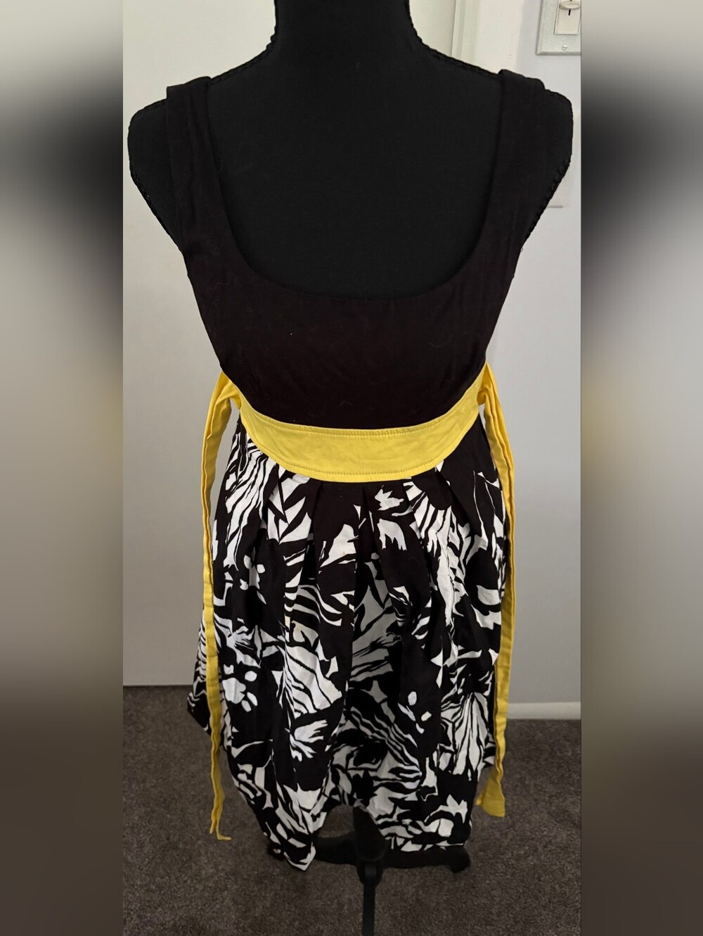 White House Black Market Black White Yellow Dress